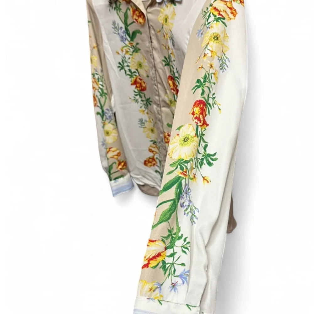 Sara Michelle Beige and White with Floral Print Blouse Fall top 90s Y2K top nwt - Picture 2 of 9